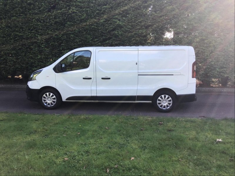 RENAULT TRAFIC