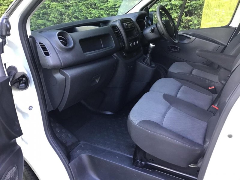 RENAULT TRAFIC