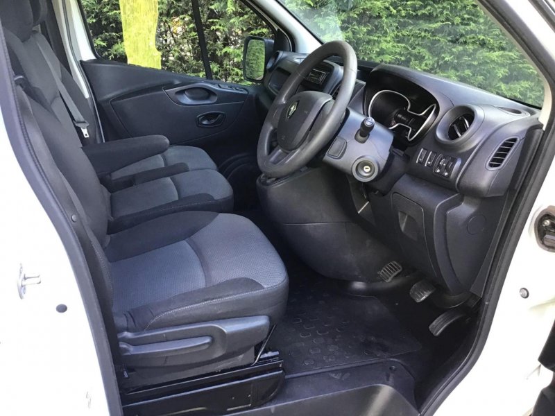 RENAULT TRAFIC