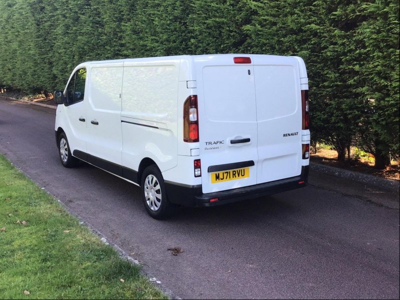 RENAULT TRAFIC