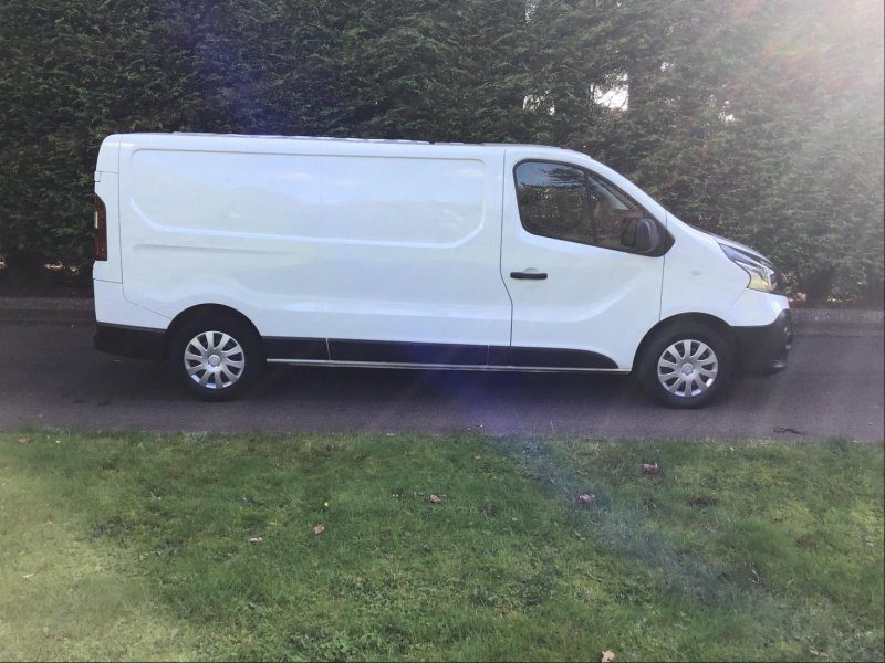 RENAULT TRAFIC