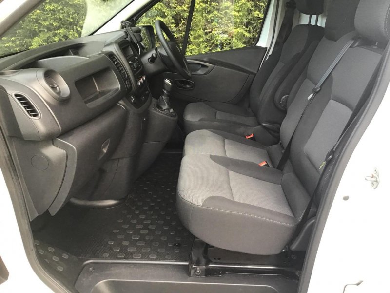 RENAULT TRAFIC