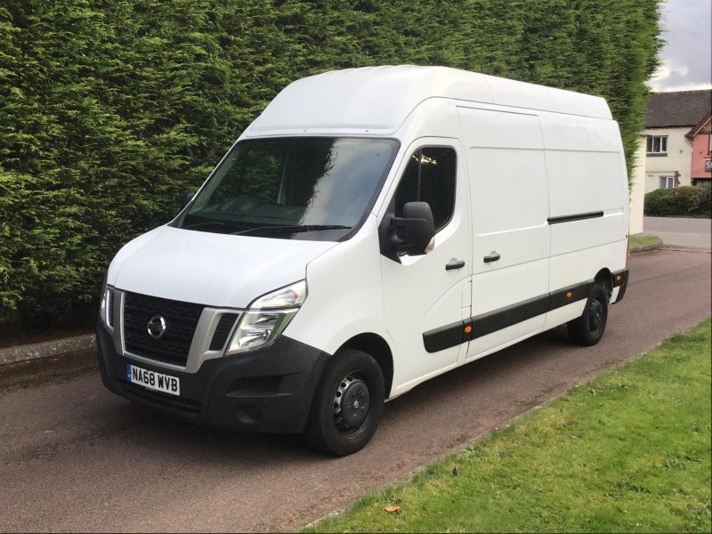NISSAN NV400
