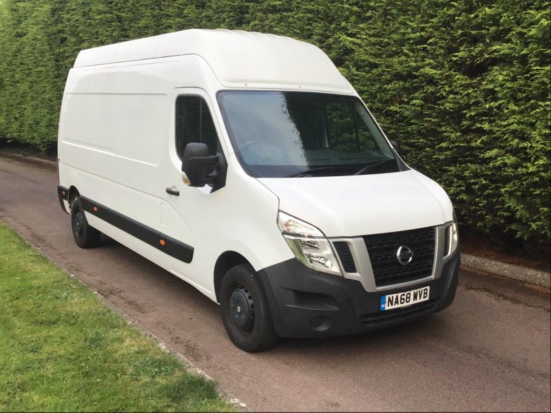 NISSAN NV400