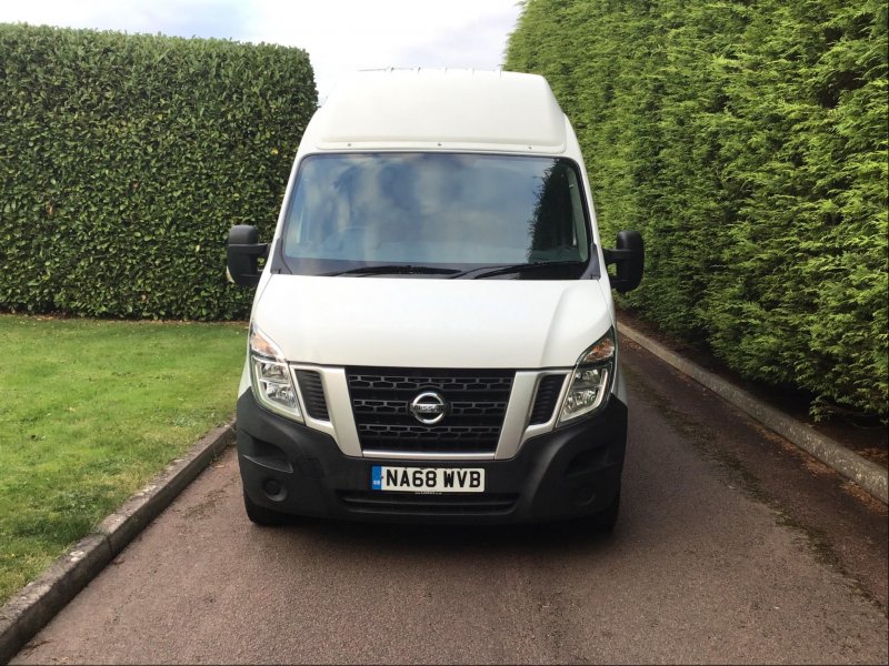 NISSAN NV400